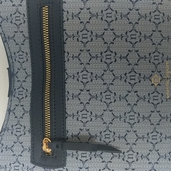 NWT NANETTE LEPORE Maxene Logo Short Shoulder Bucket Bag - Navy Blue - Picture 6 of 14